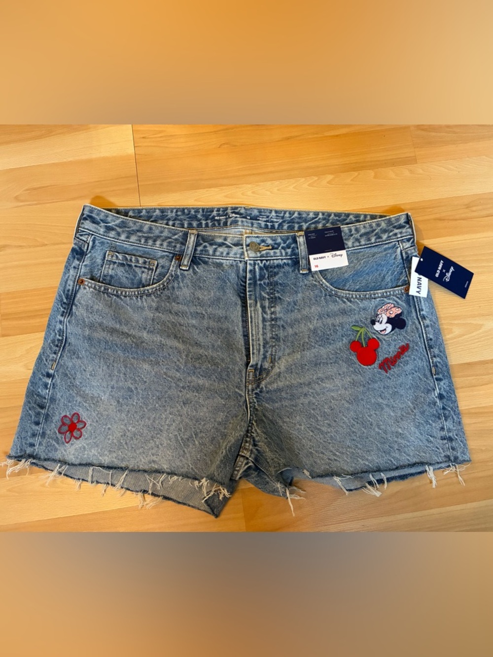 NWT Minnie denim shorts